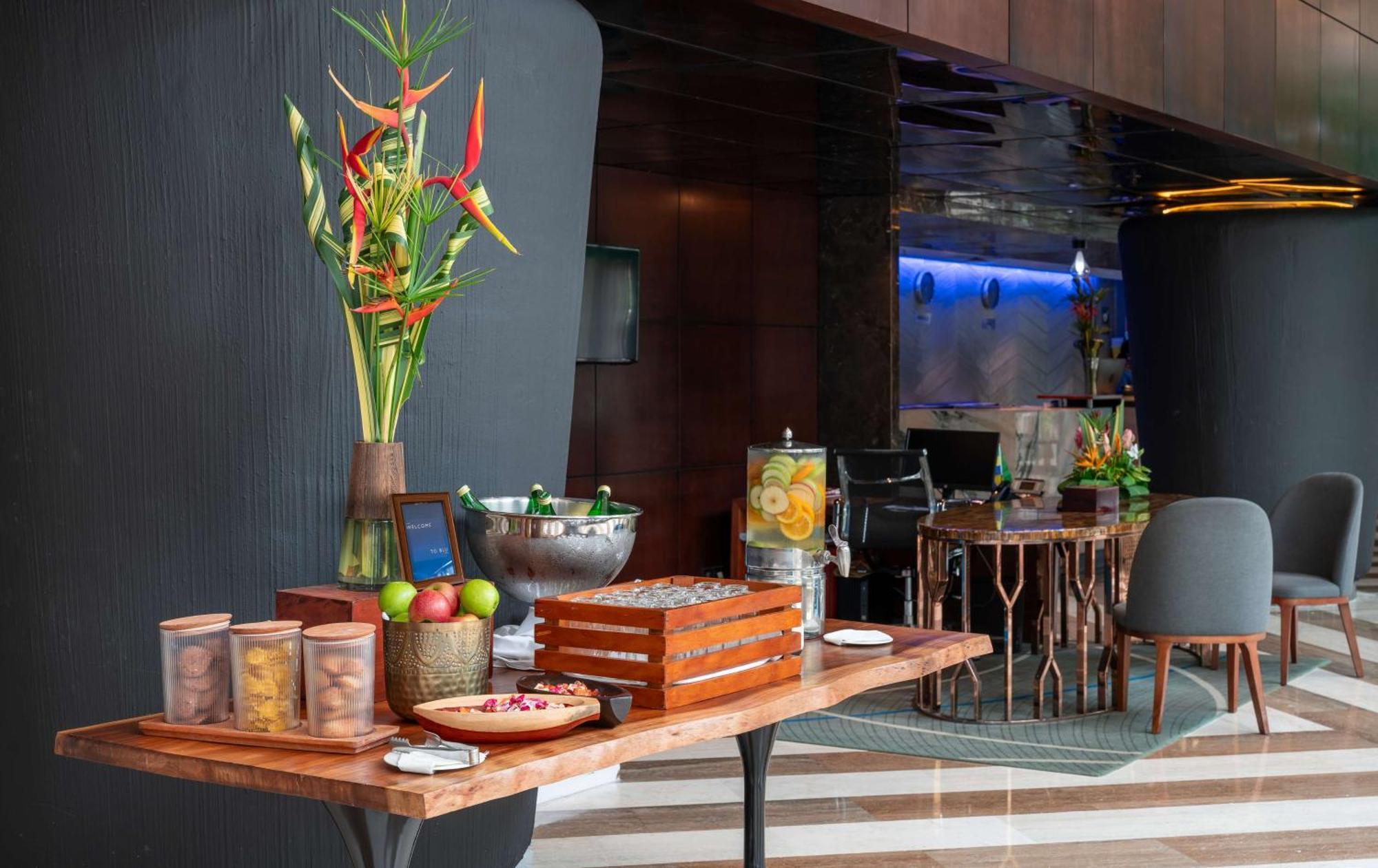 Radisson Blu Okoume Palace Hotel, Libreville Exterior photo