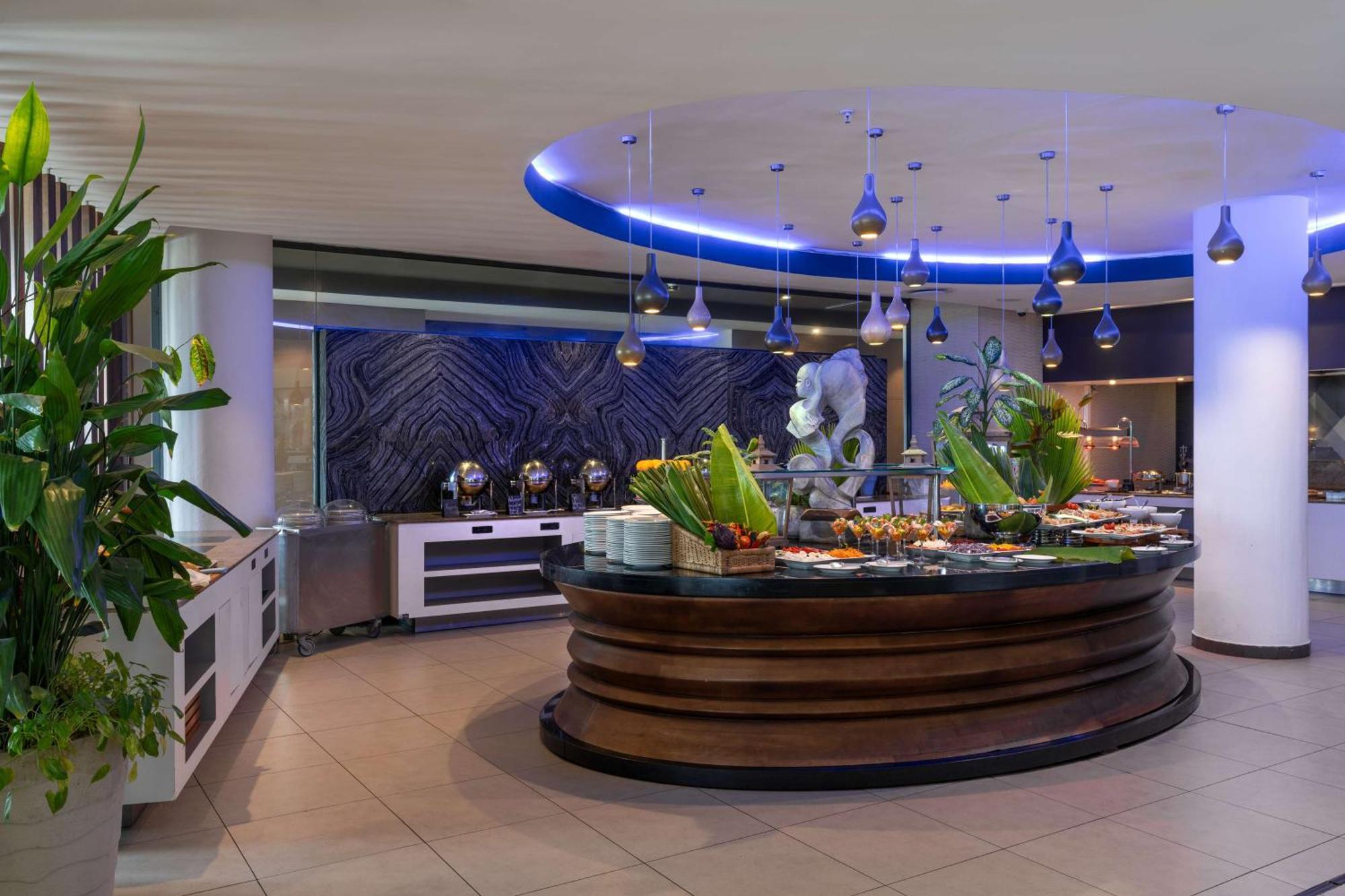 Radisson Blu Okoume Palace Hotel, Libreville Exterior photo
