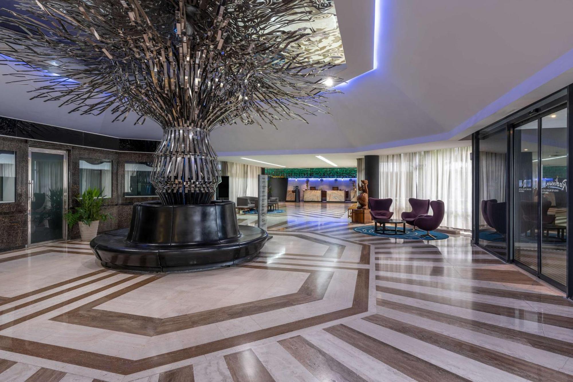 Radisson Blu Okoume Palace Hotel, Libreville Exterior photo